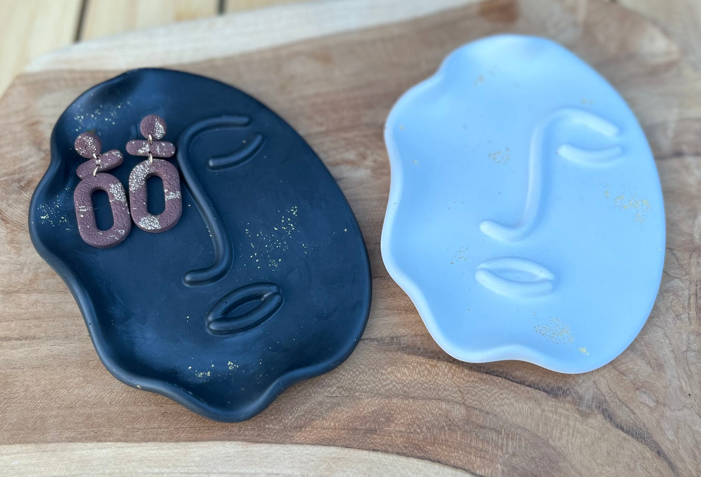 Gezicht schaaltje – sculpturaal gipsdesign