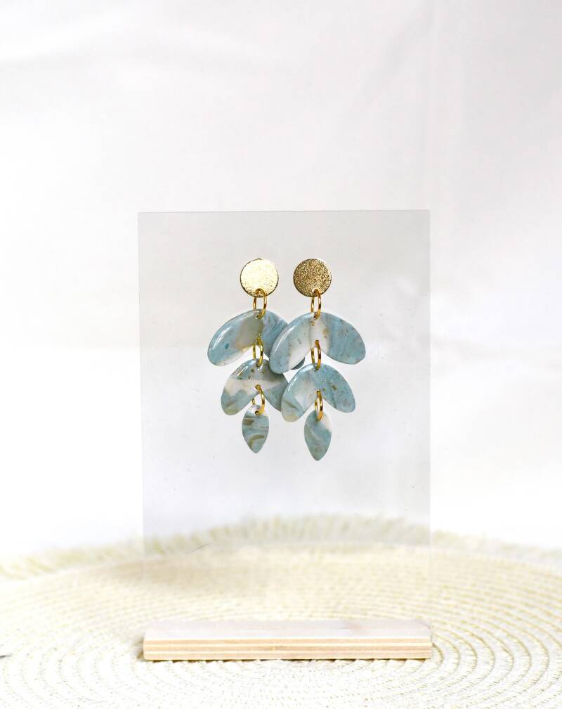 handgemaakte Lea beachy oorbellen met goudfolie – Nova by Evi