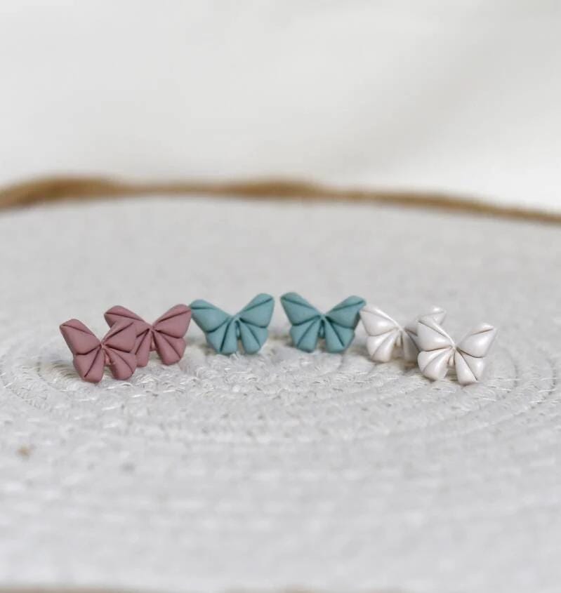 handgemaakte Lucienne origami vlinder oorbellen in pastel – Nova by Evi