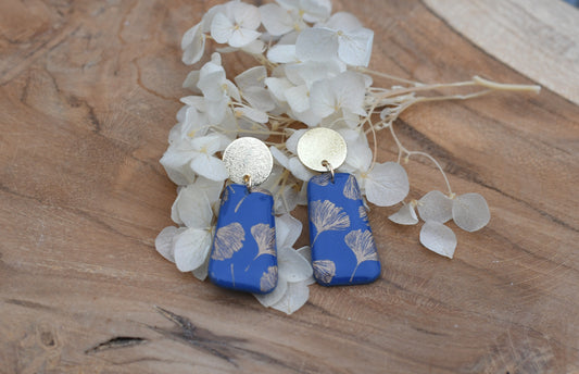 Indigo Ginkgo - Indigo Oorbellen met Gouden Ginkgoblad