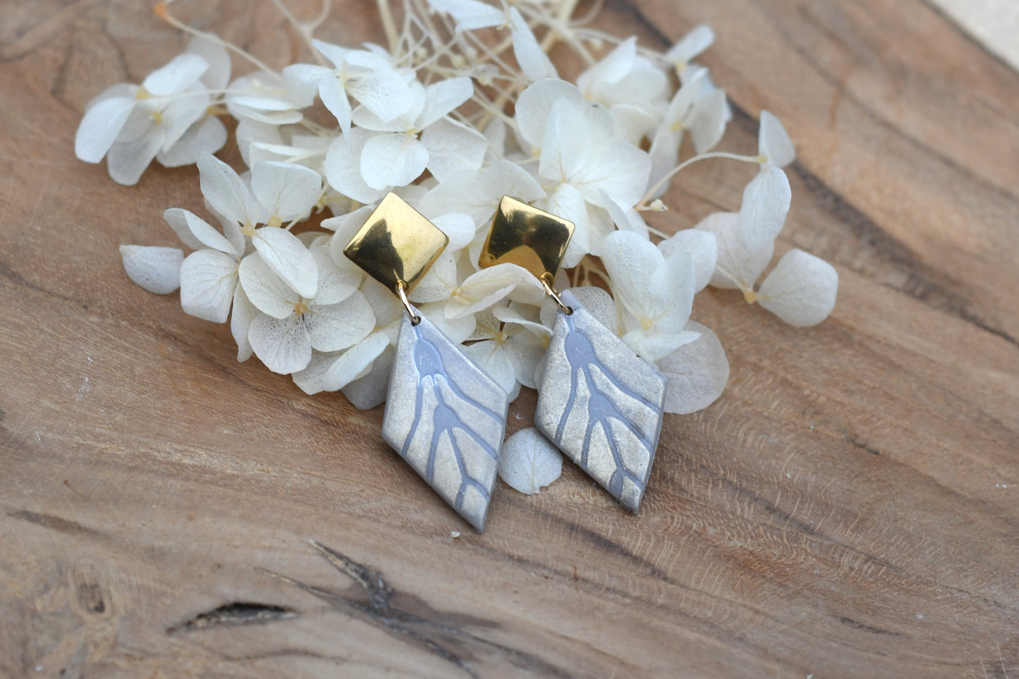 Auric Frostline - Taupe en Goud Ruit Oorbellen