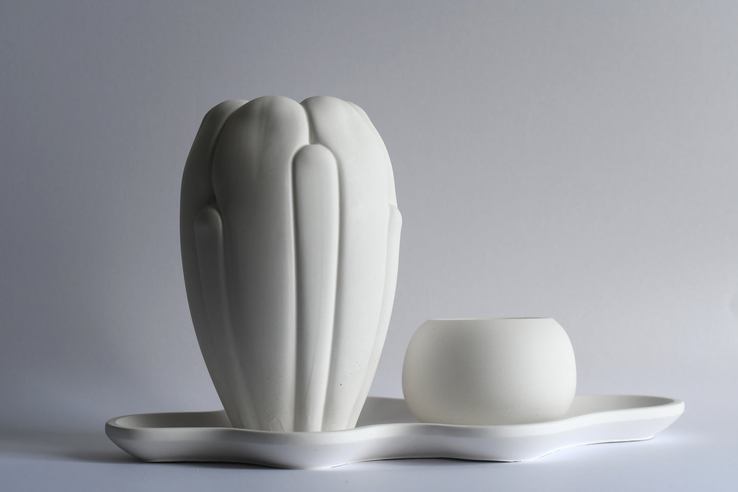 Sculpted Lines – Statement Vaas Set