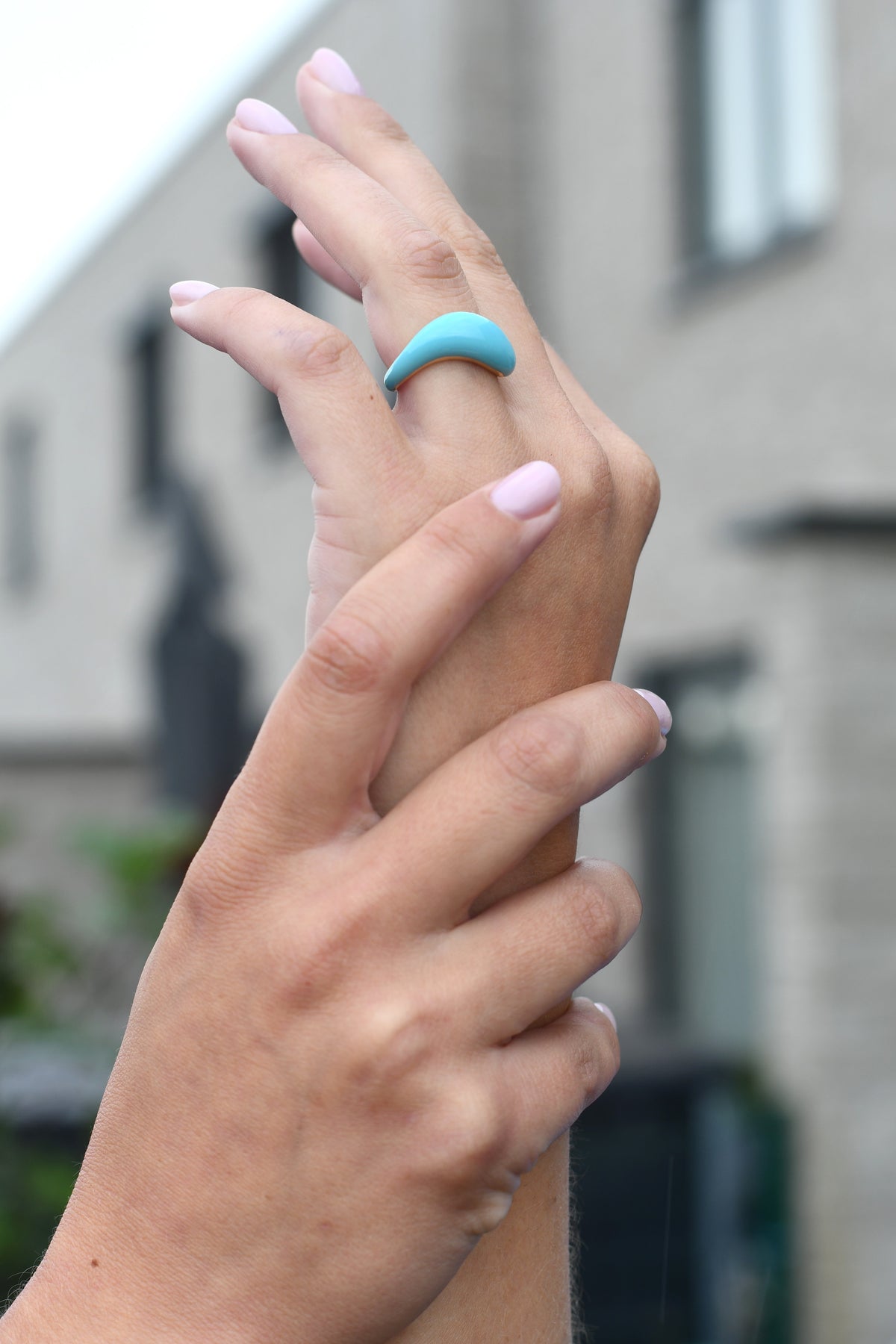 Afgeronde turquoise ring met emaille en PVD 18K verguld 304 RVS – Novabyevi