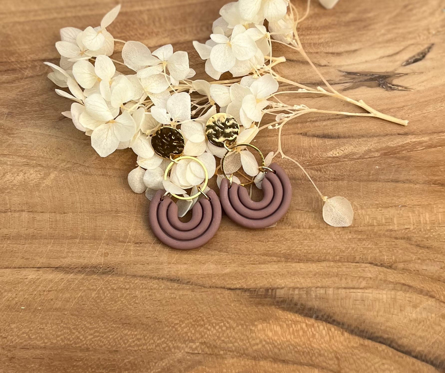 🌿 Rosa – Boho arc oorbellen in warme aardetint