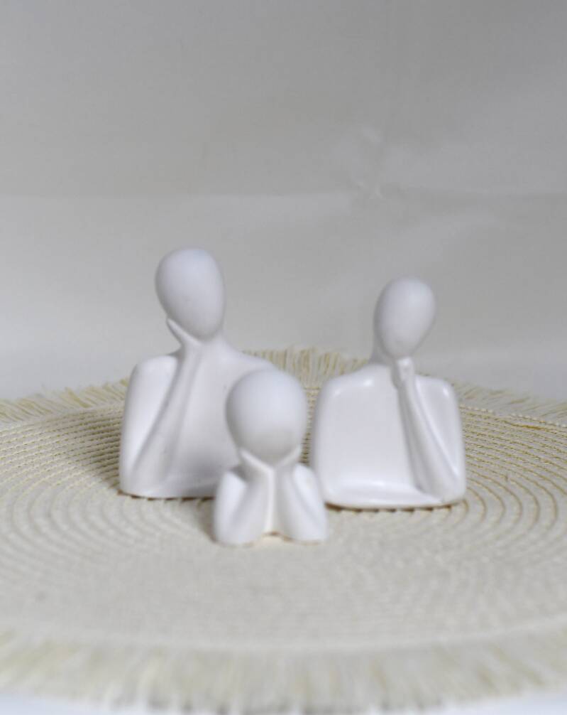 handgemaakte minimalistische denker buste trio gips set – Nova by Evi