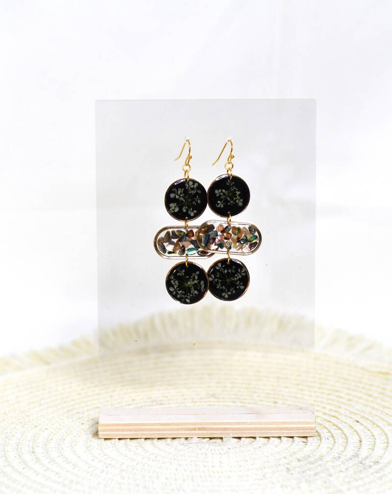 Eloïse🌙 Oorbellen met Droogbloemen & Abalone Schelp – Mystieke Elegantie