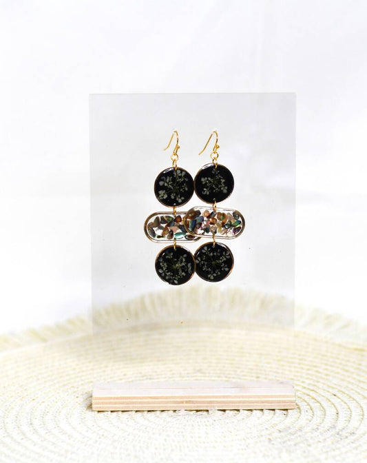 Eloïse🌙 Oorbellen met Droogbloemen & Abalone Schelp – Mystieke Elegantie