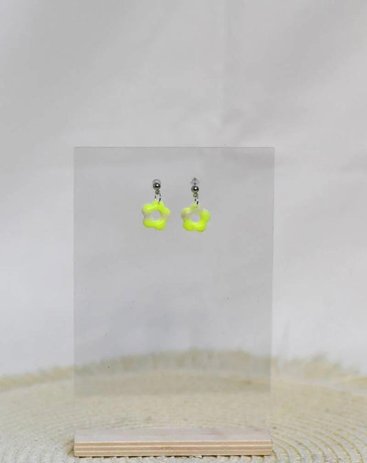 Noor neon vibes - speelse neon oorbellen