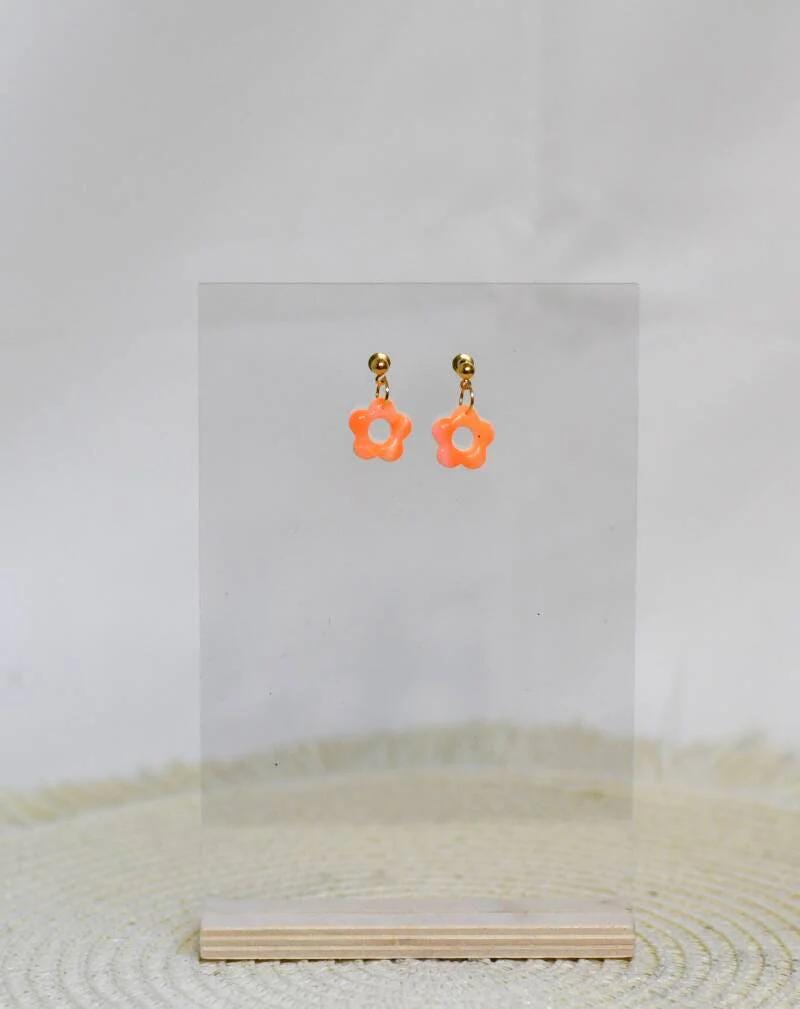 Noor neon vibes - speelse neon oorbellen