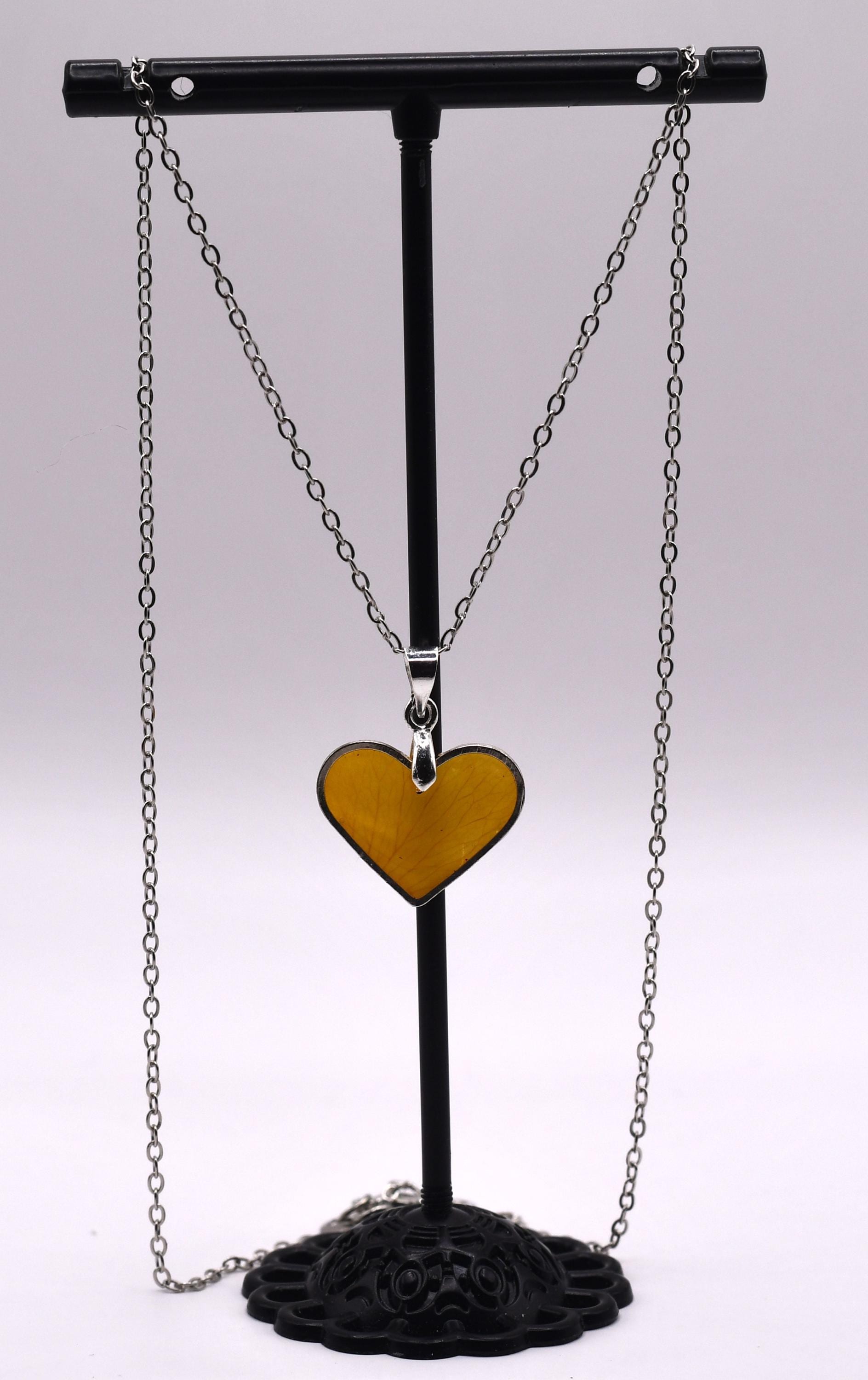 handgemaakte Rose Sisters sieradenset met echte rozenblaadjes in resin – Nova by Evi
