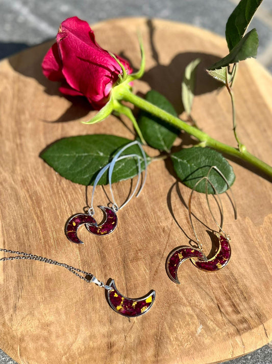 handgemaakte Moon Rose sieradenset met gedroogde rozenblaadjes – Nova by Evi
